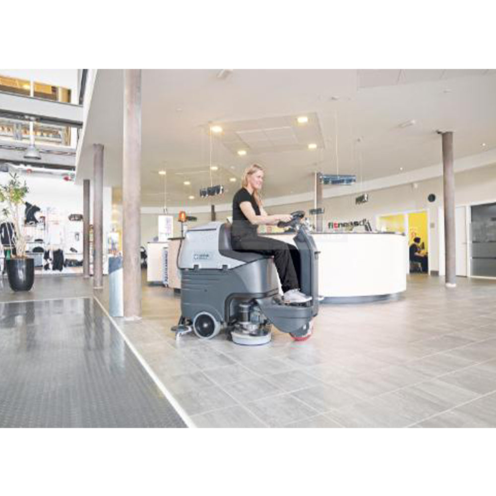Nilfisk BR752 Mid-Sized Ride On Floor Scrubber / Dryer