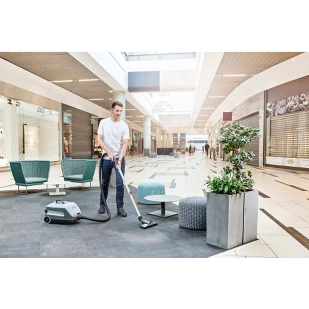 Nilfisk VP600 Battery Dry Vacuum Cleaner