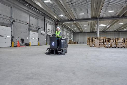 Nilfisk SW3000 Mid Sized Ride On Floor Sweeper